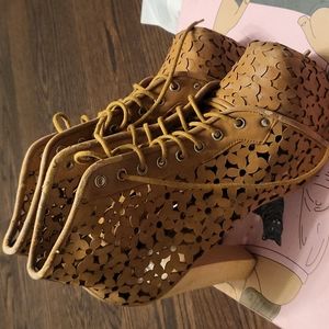 5inch block heel  Jeffrey  campbell